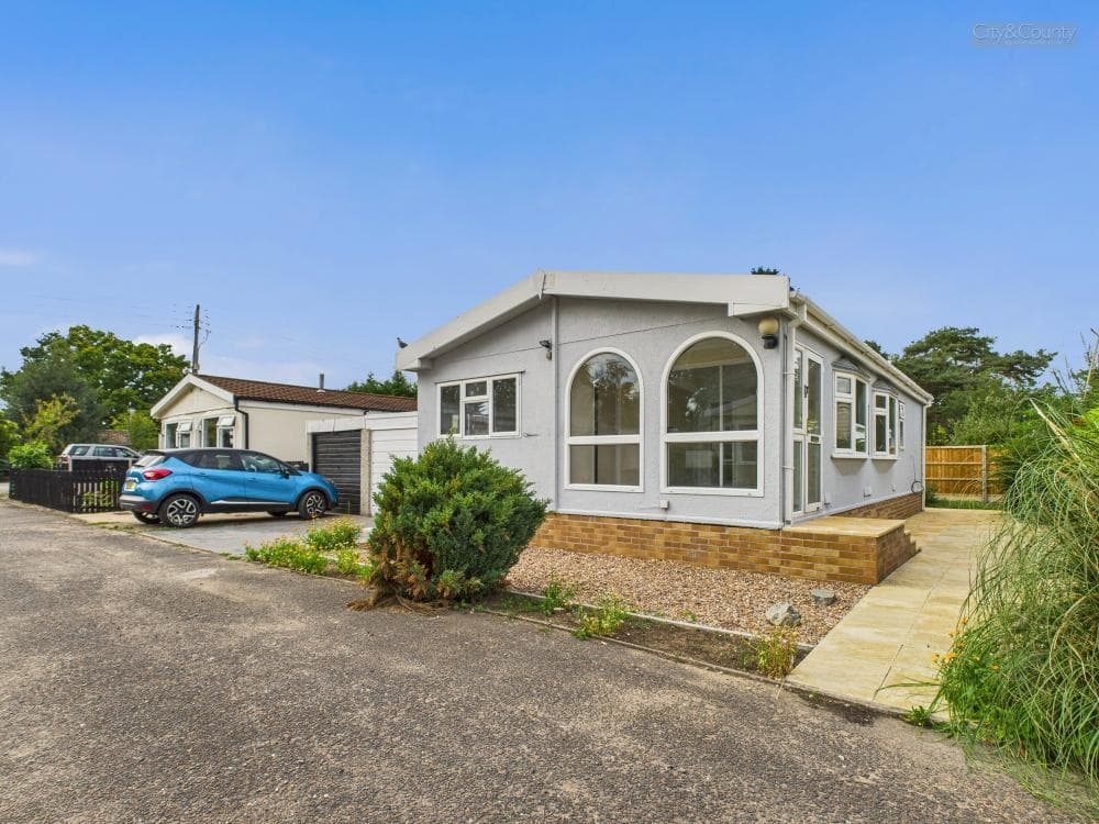 Broxburn Park, South Hykeham, Lincoln, LN6 9NJ