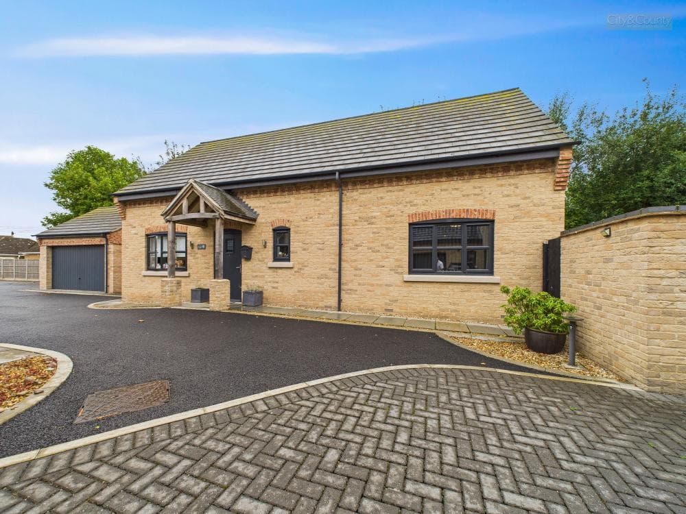 Orchard Close, Crowland, PE6 0FN