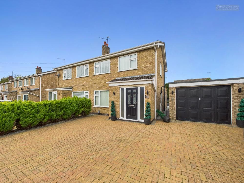 Helmsdale Gardens, Werrington, Peterborough, PE4 6NS