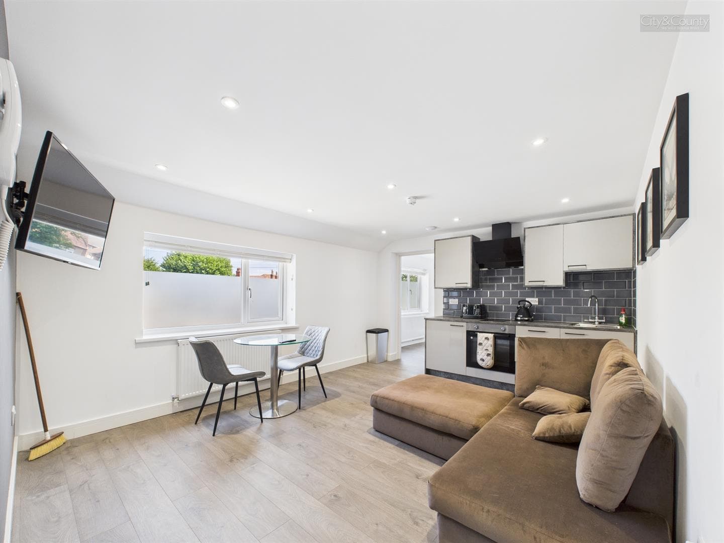 Broadway, Peterborough, PE1 1SY