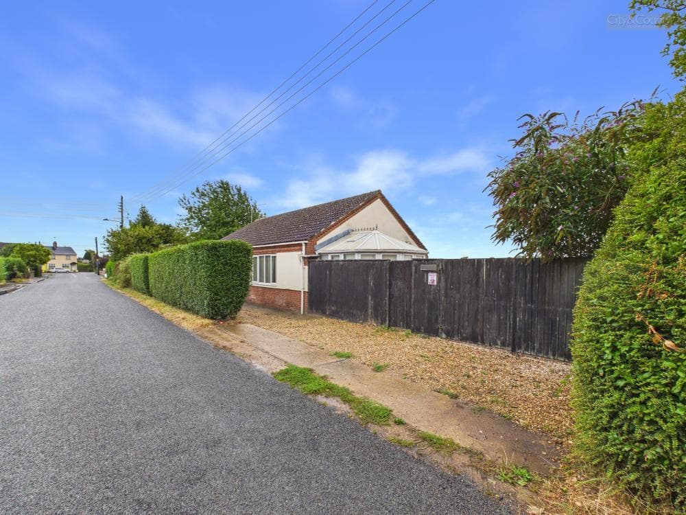 Hurn Bank, Holbeach, Spalding, Lincolnshire, PE12 8JG